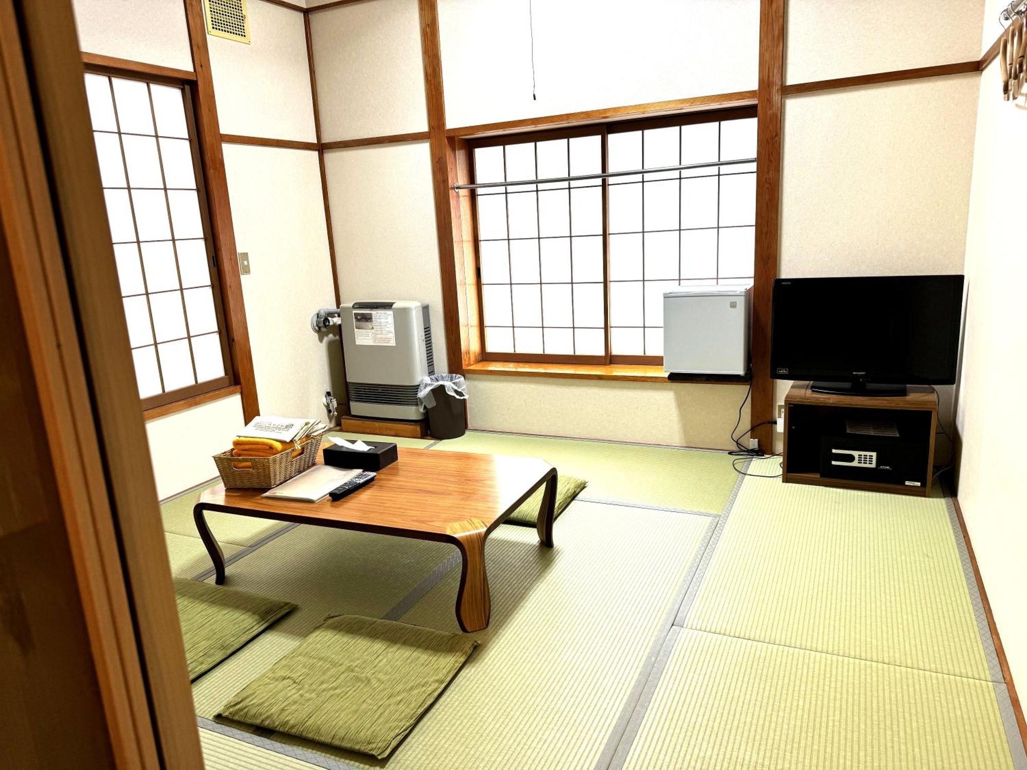 Nozawaonsen Guest House Miyazawa Екстер'єр фото