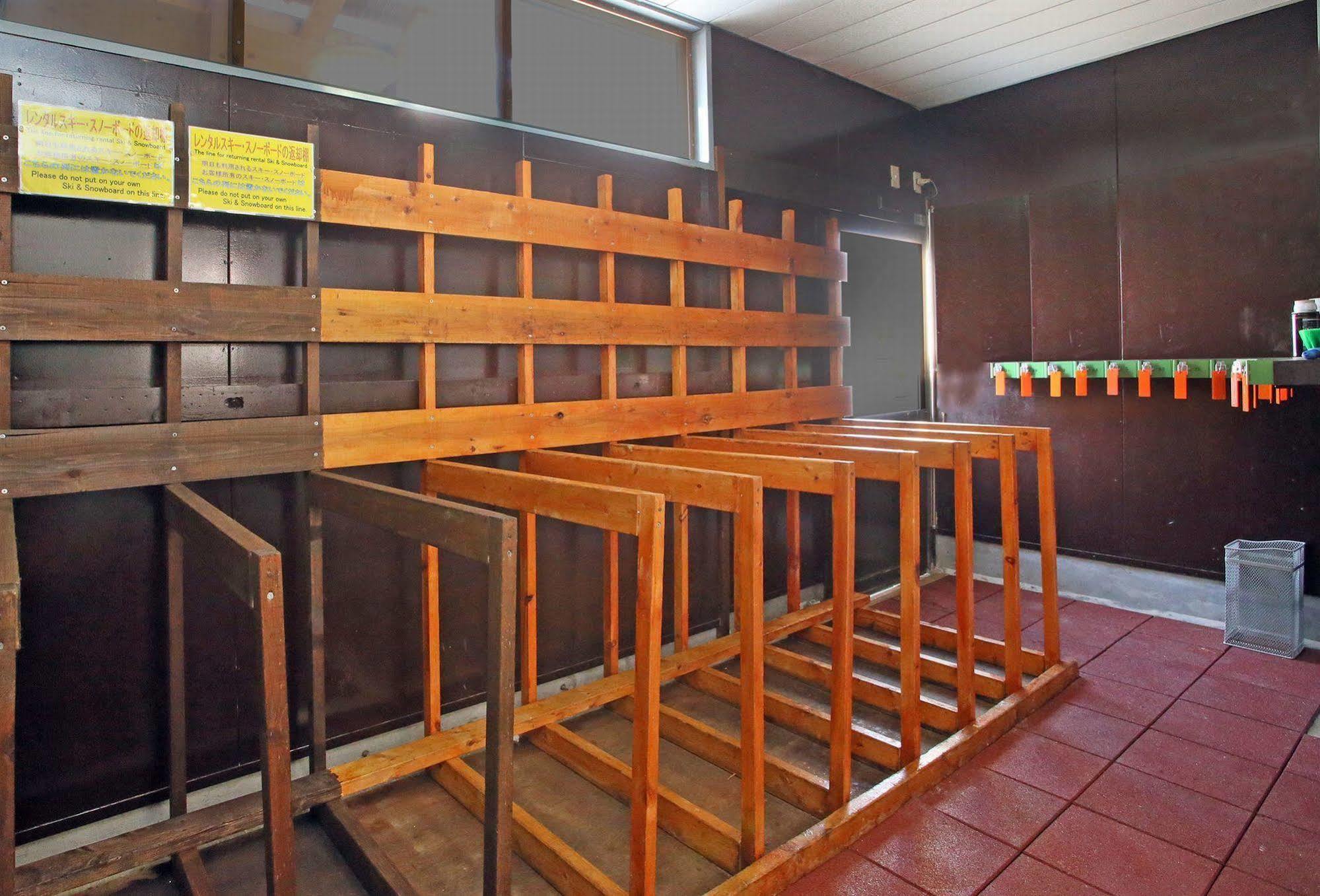 Nozawaonsen Guest House Miyazawa Екстер'єр фото