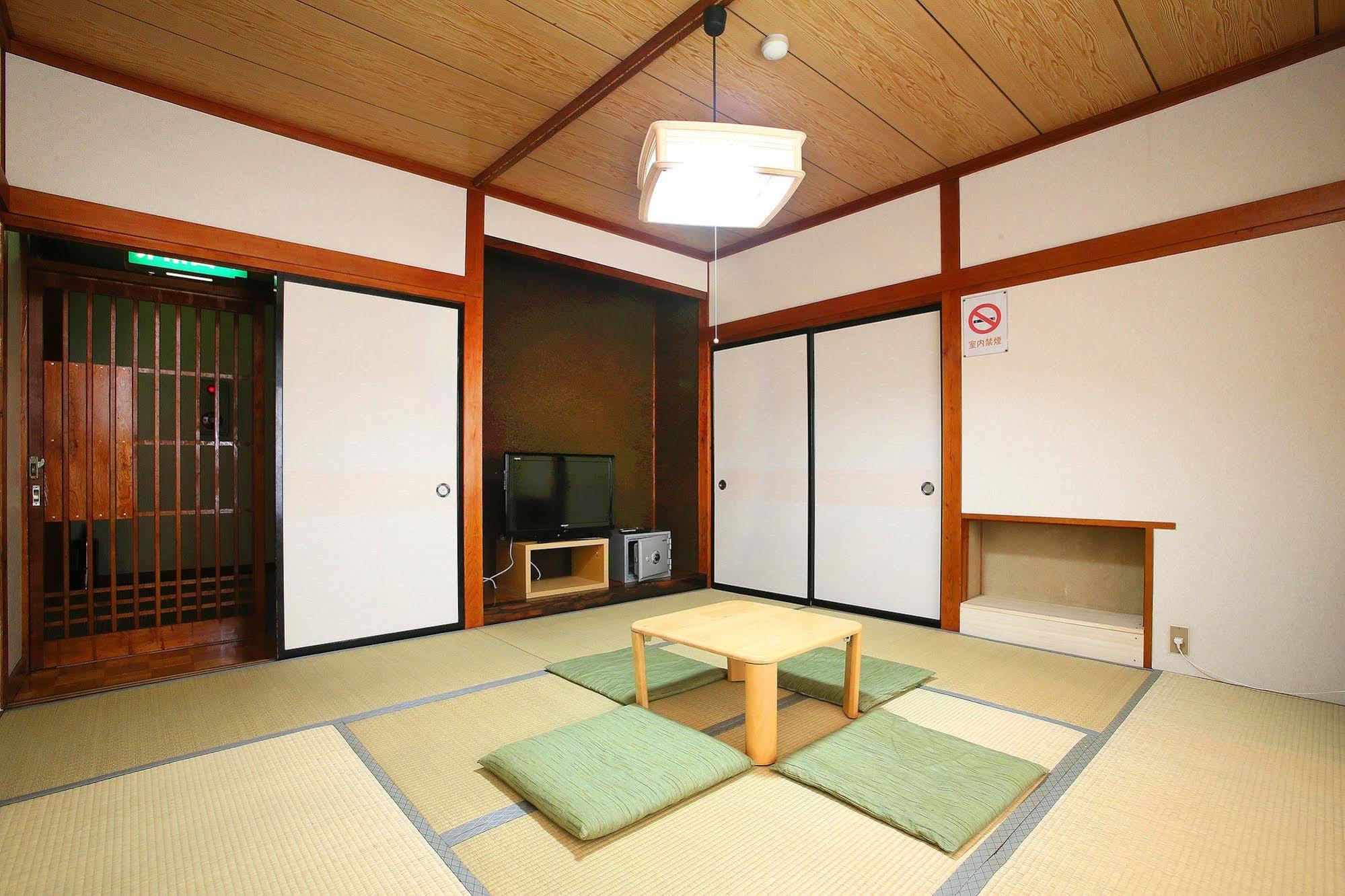 Nozawaonsen Guest House Miyazawa Екстер'єр фото